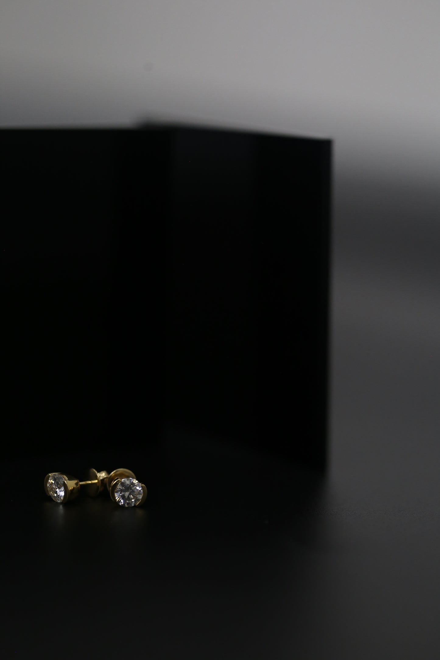 Illusion Studs