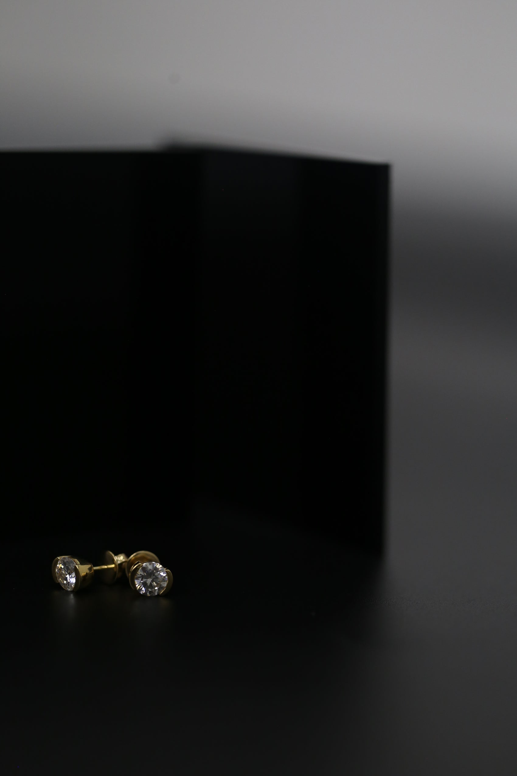 Illusion Studs